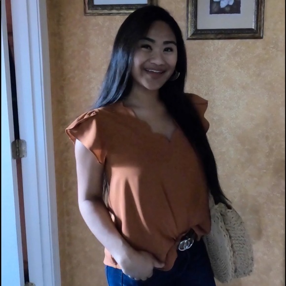 Meet your Posher, Lorianne - Picture 3 of 4